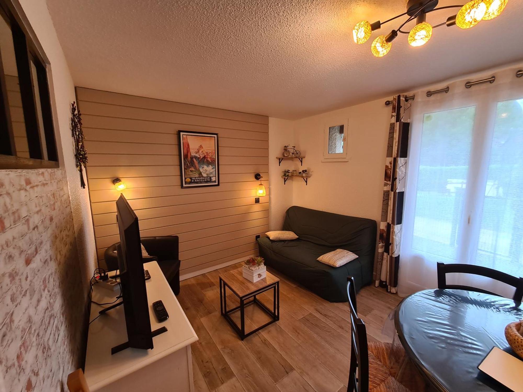 Escapade Montagne En Famille, Appartement Cosy Avec Piscine Couverte Bielle Bagian luar foto
