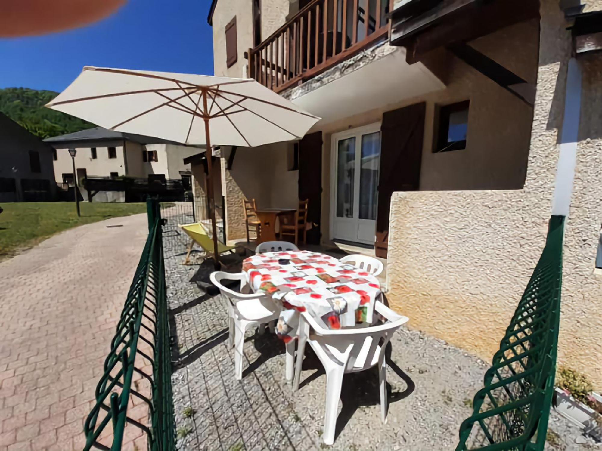 Escapade Montagne En Famille, Appartement Cosy Avec Piscine Couverte Bielle Bagian luar foto