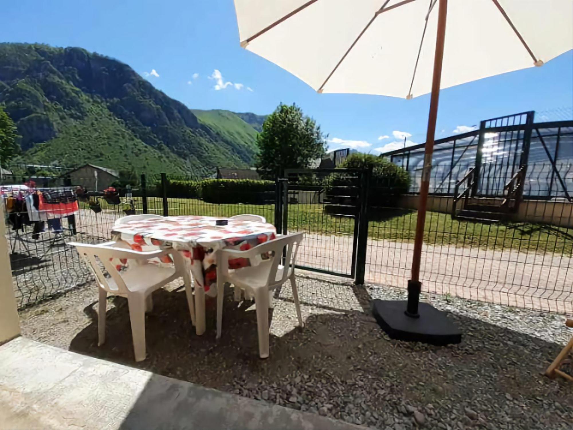 Escapade Montagne En Famille, Appartement Cosy Avec Piscine Couverte Bielle Bagian luar foto