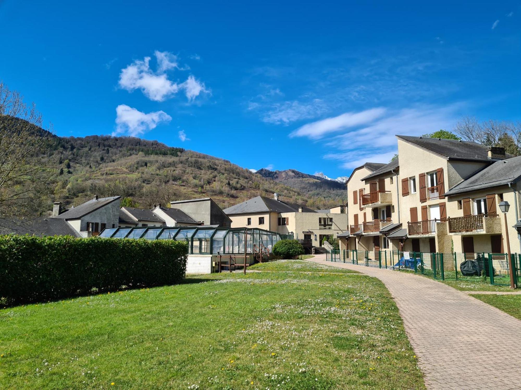 Escapade Montagne En Famille, Appartement Cosy Avec Piscine Couverte Bielle Bagian luar foto